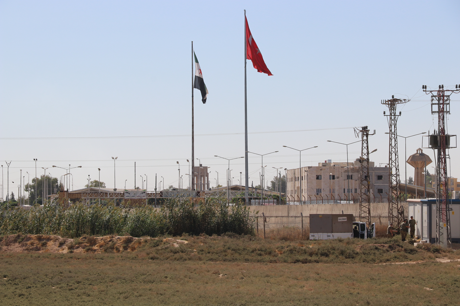 S�n�r hatt�nda kurulacak: �al��malar ba�lad�