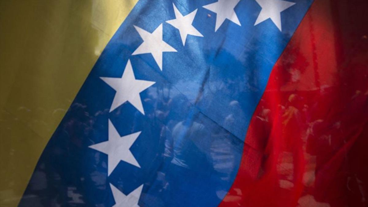 Venezuela'da muhalif lider Lopez Kolombiya'ya kat