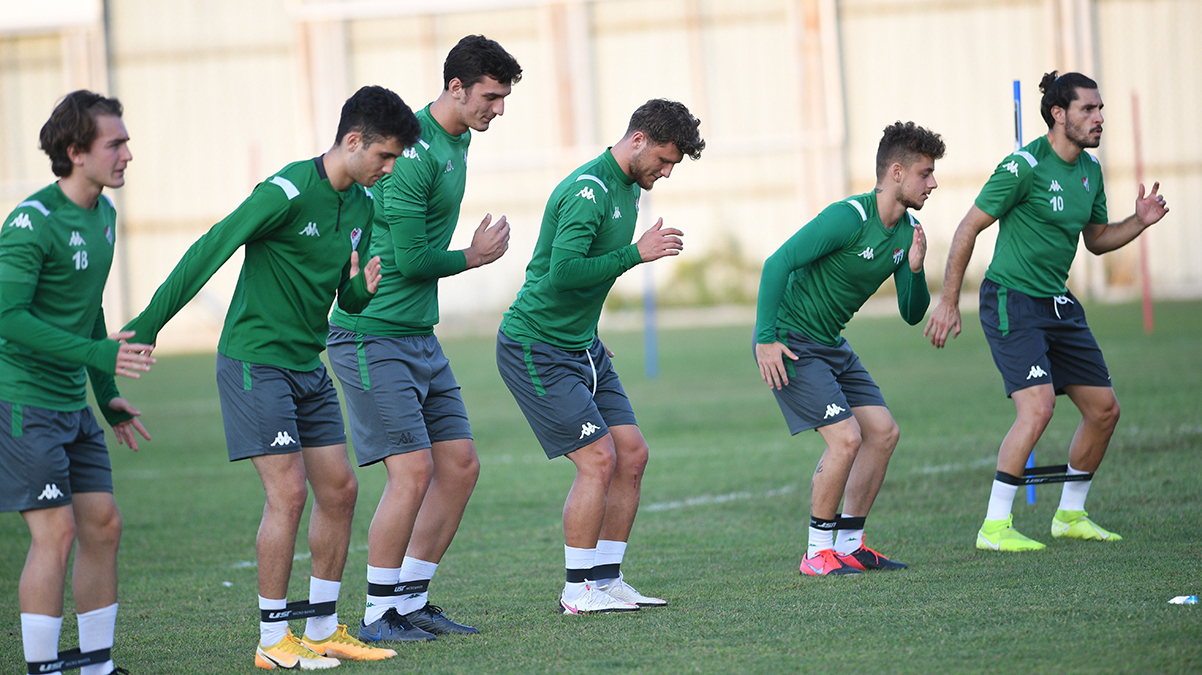 Bursaspor, Akhisarspor'a konuk oluyor