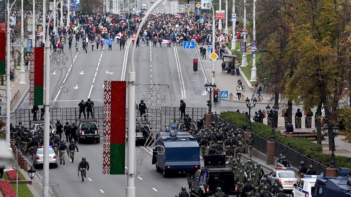 Belarus polisi 523 protestocuyu gzaltna ald