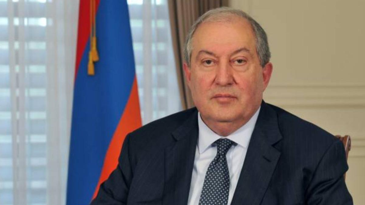 Ermenistan Cumhurbakan Sarkisyan, Snr Birlikleri Komutan'n grevden ald