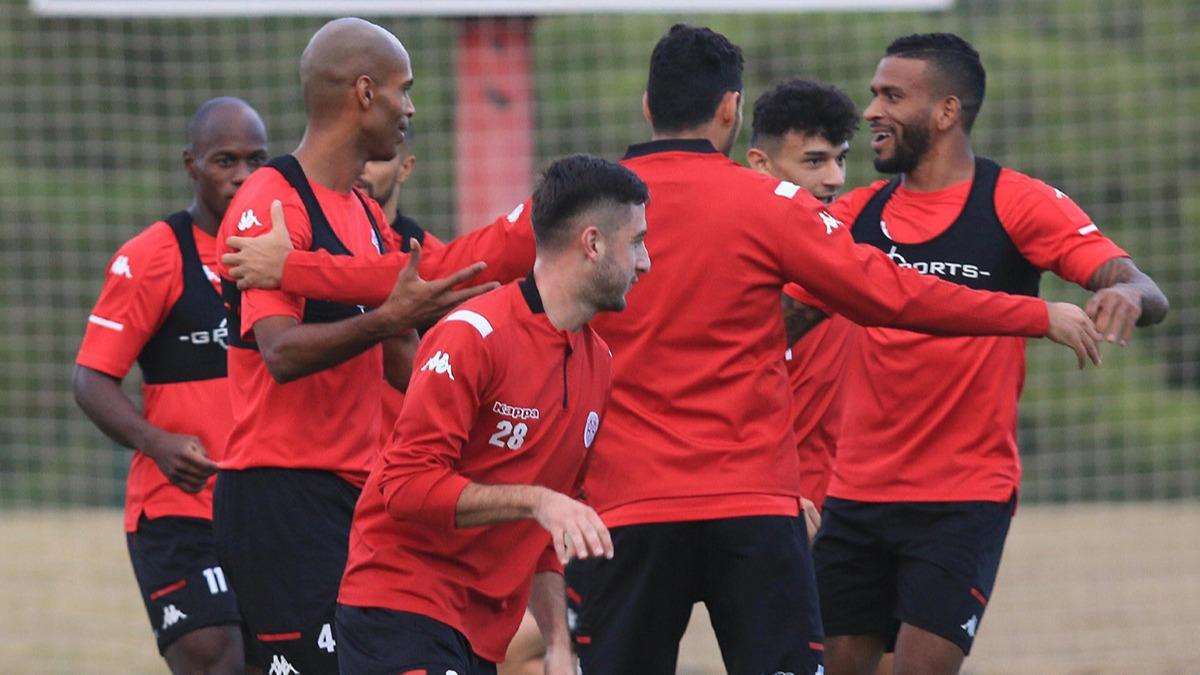 Antalyaspor, Fenerbahe manda i saha performansna gveniyor