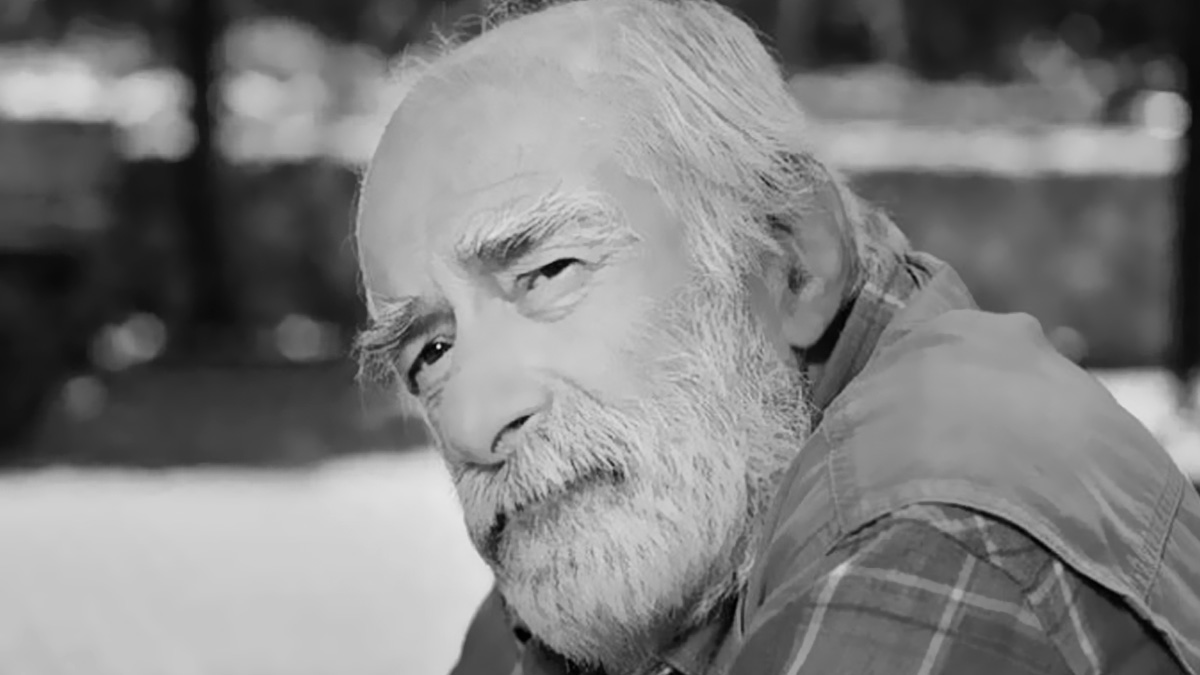 Hikmet Karag�z kimdir?