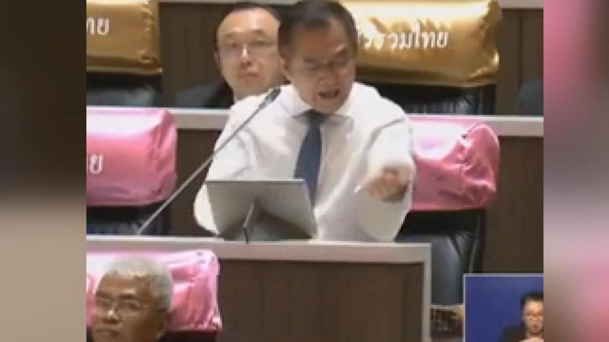Taylandl parlamentosunda hareketli anlar: Milletvekili meclis konumasnda kolunu kesti