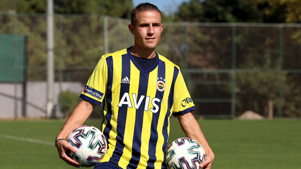 Yunanistan'da g�ndem Dimitris Pelkas: Ona bay�l�yorlar