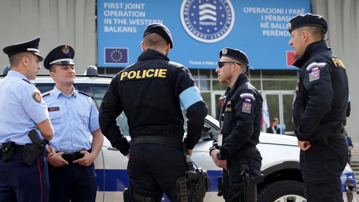 AB, Ege'deki geri itmelerle ilgili Frontex'i ''acil'' toplantya ard