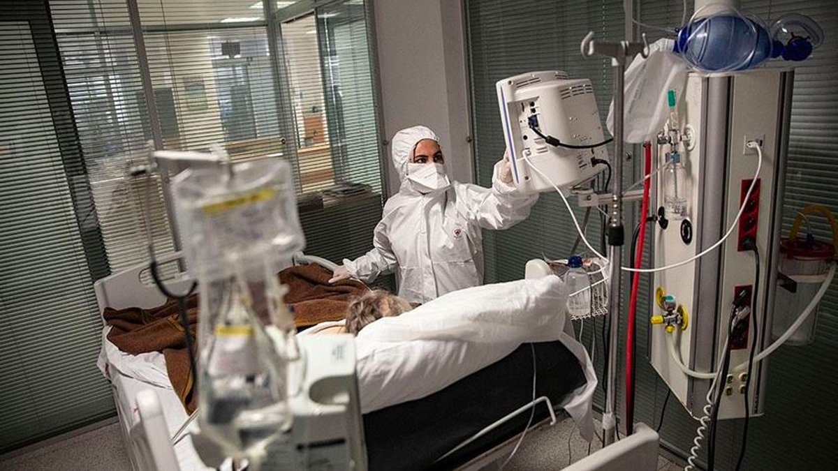 Bakan Koca: A��r hasta say�m�z bir g�nde yakla��k y�zde 5 artt�