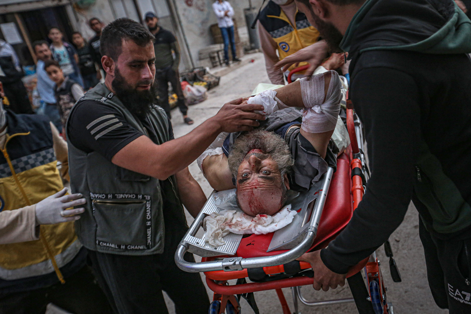 �dlib'de bah�ede zeytin toplayan sivillere kamikaze �HA'yla sald�r�!