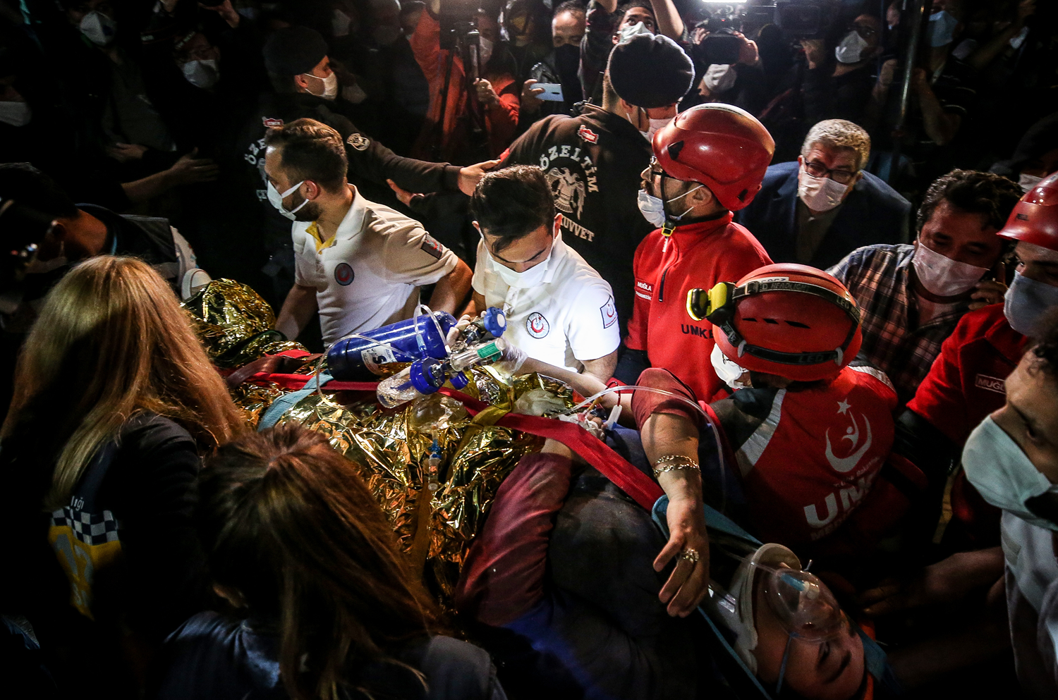 ��te o anlar! Buse 9,5 saat sonra kurtar�ld�