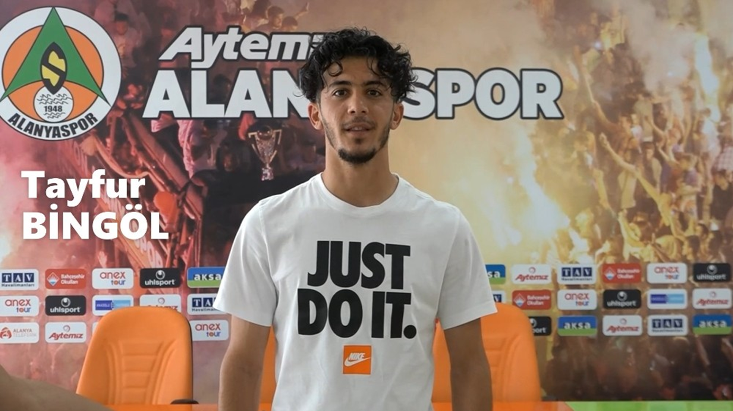 Alanyasporlu futbolculardan l�semili �ocuklara destek