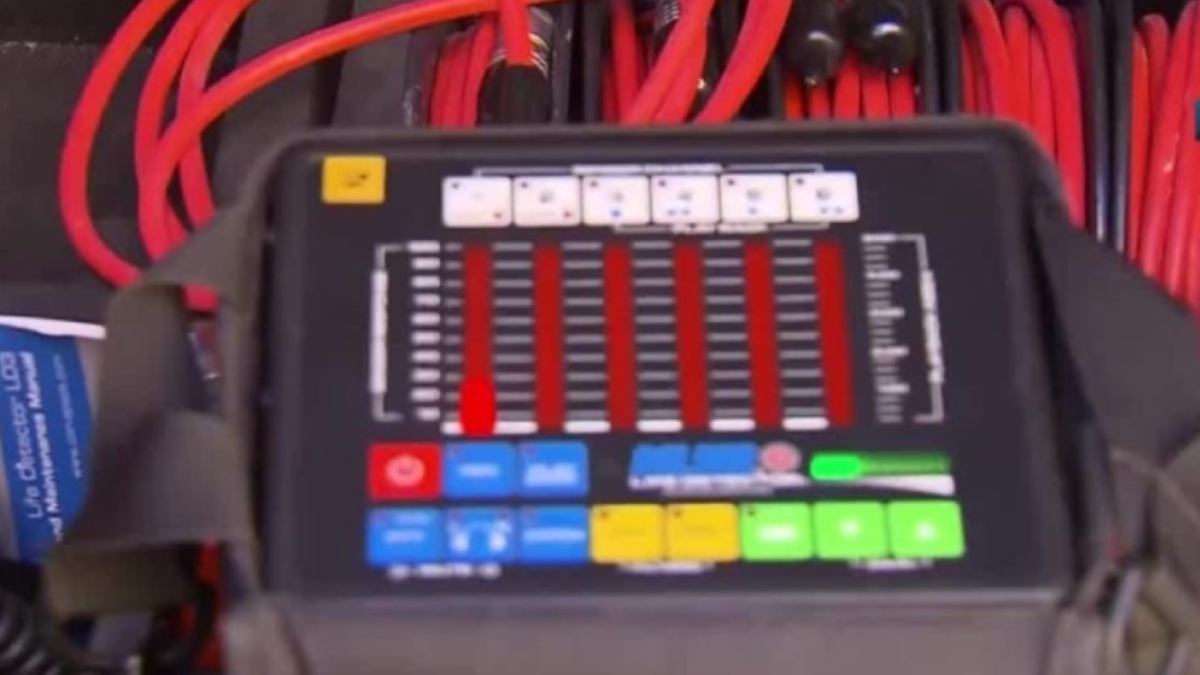 Enkazdakilere umut oluyor! Herkes sessizli�e b�r�nd���nde o devreye giriyor