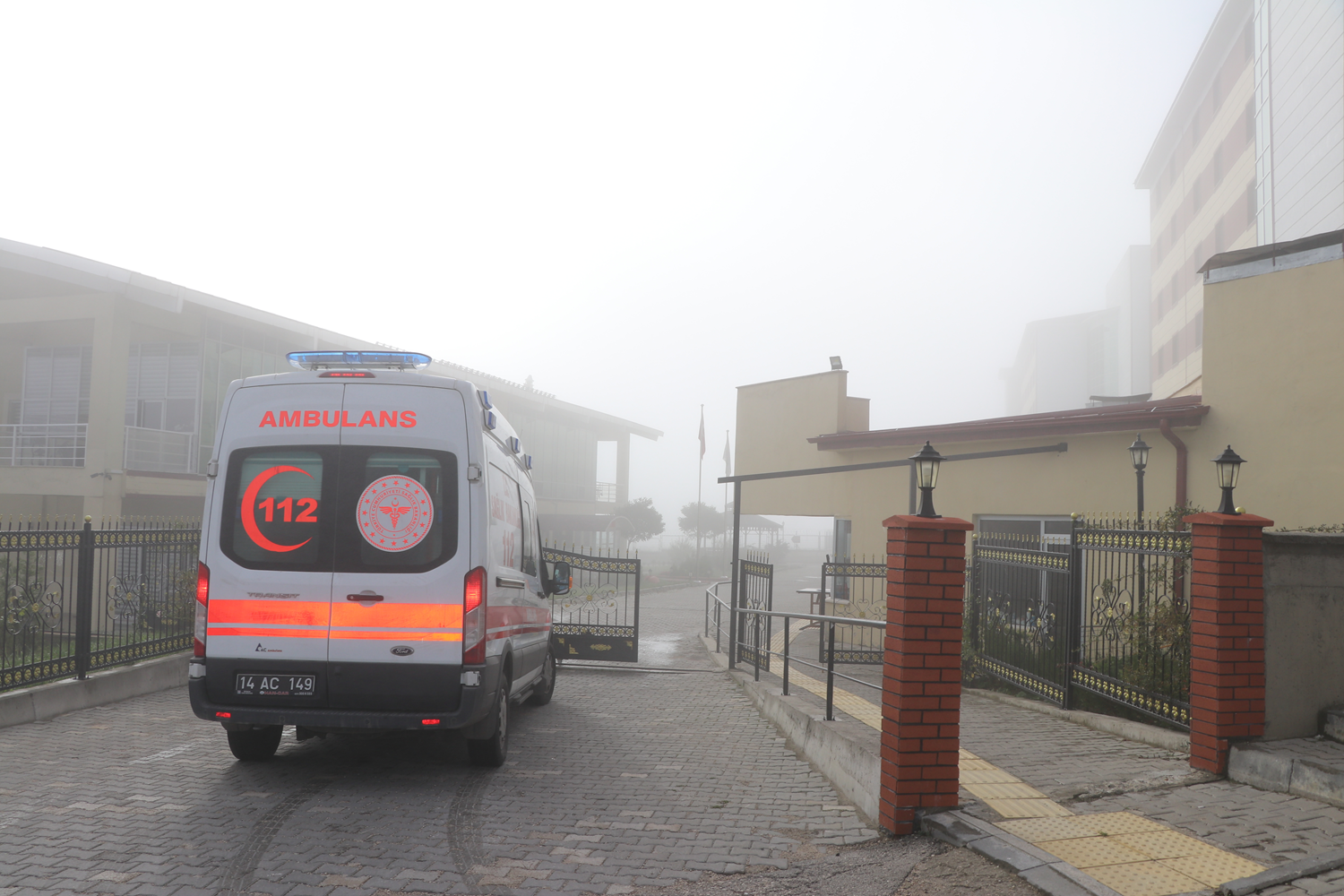 Karantinay� ihlal eden 2 ki�i, yolcu otob�s�nde HES kodu sorgulamas�nda yakaland�