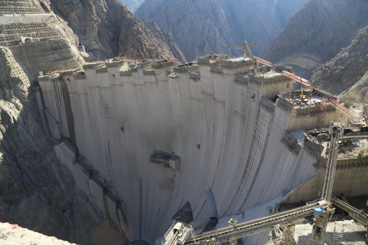 Yusufeli Baraj�'n�n g�vde y�ksekli�inde 244 metreye ula��ld�