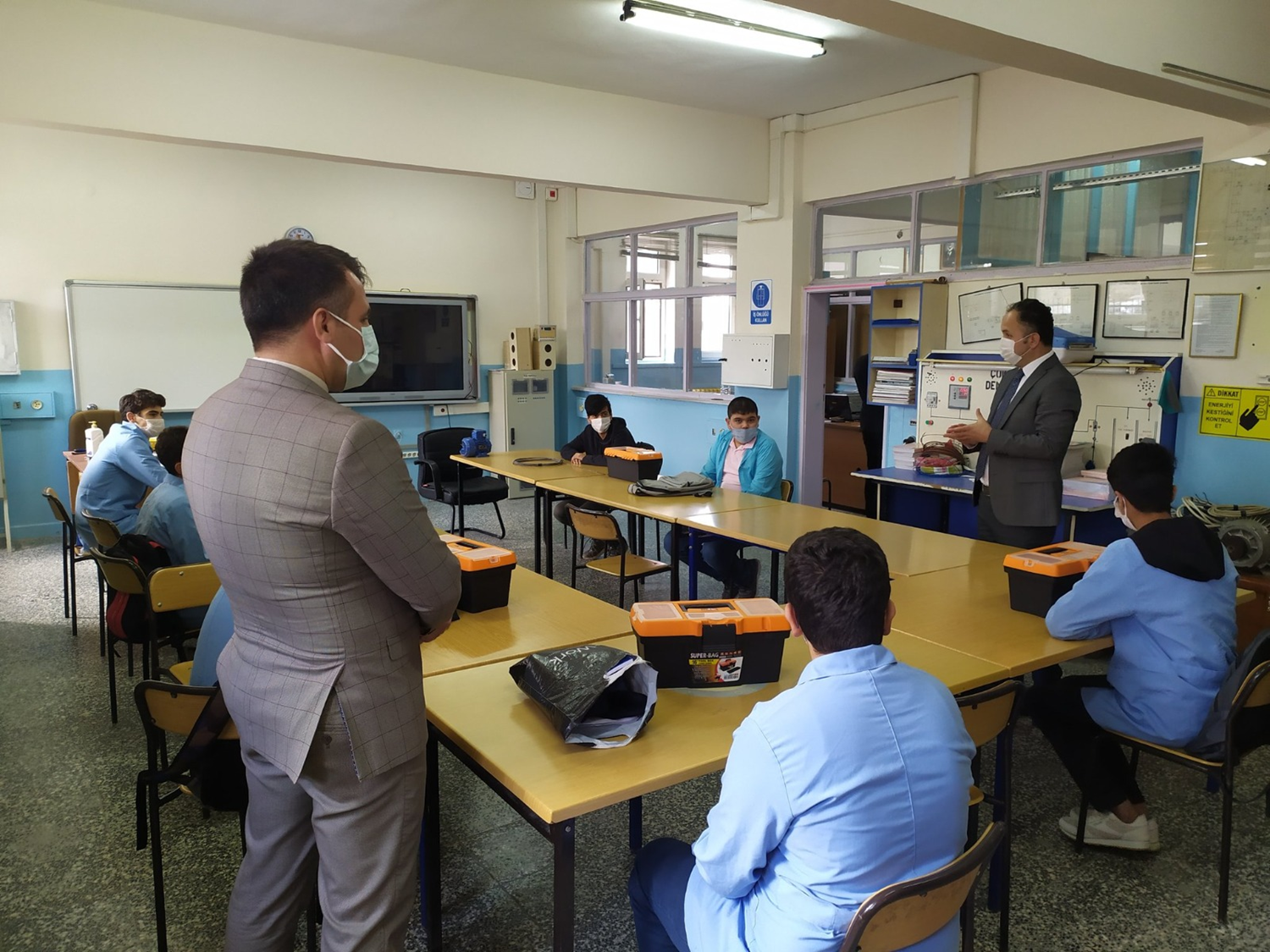Samsun'da meslek liseleri fabrika gibi �al���yor