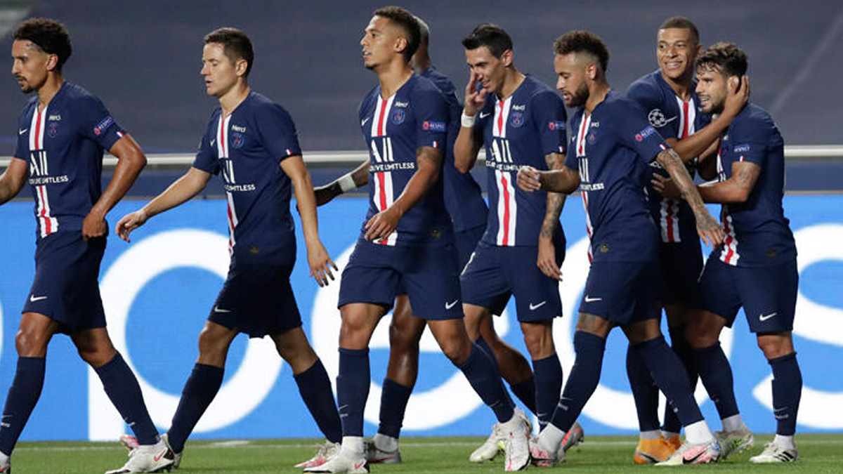 PSG futbolcular� Leipzig ma�� �ncesi mahsur kald�