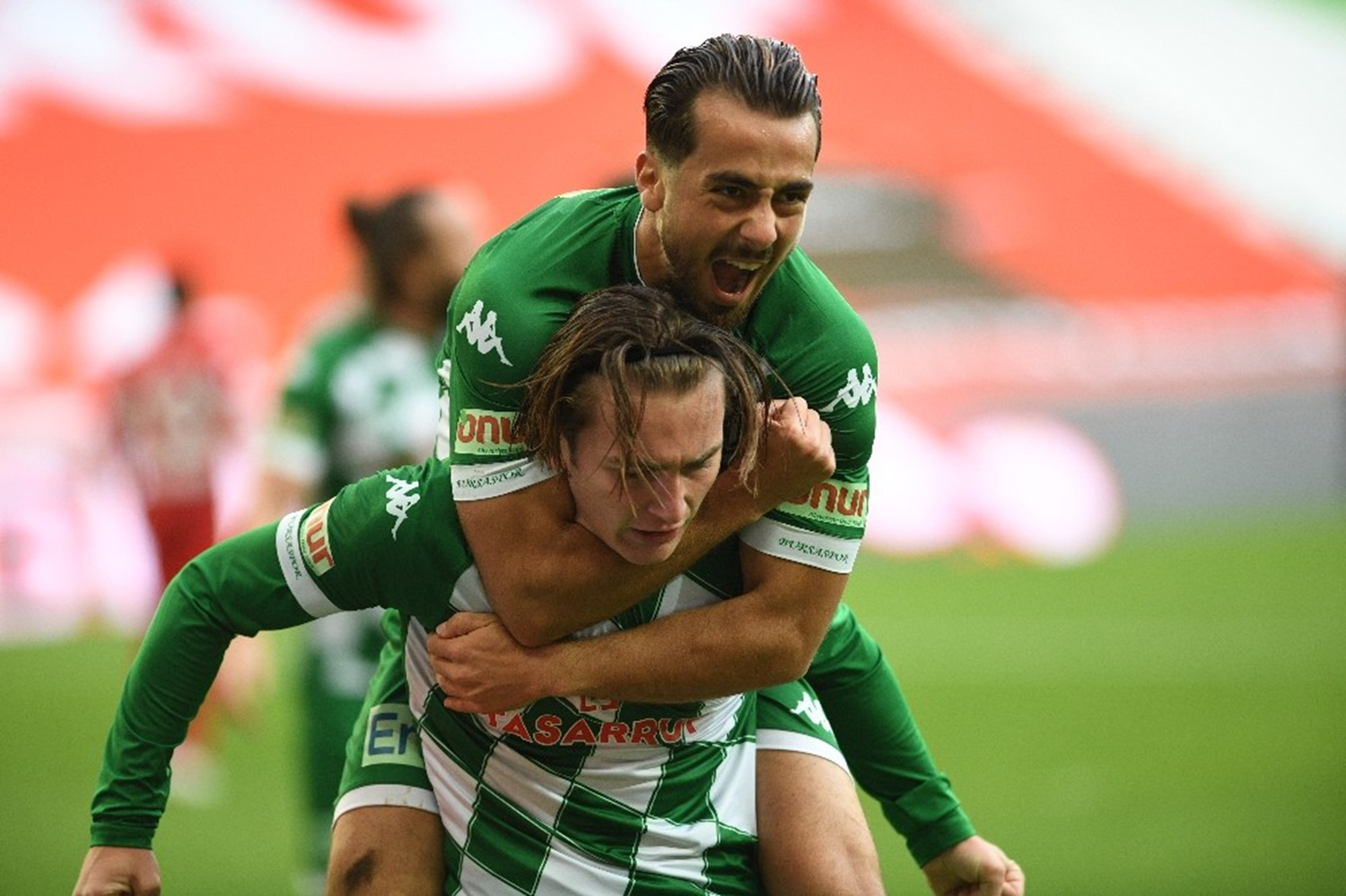 Transfer yapamayan Bursaspor, gol say�s�nda ge�en sezonu sollad�