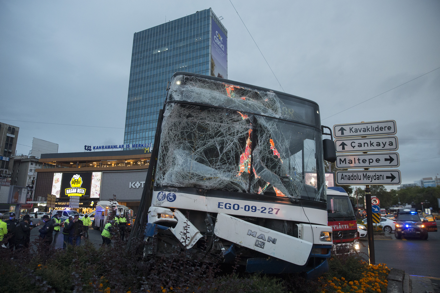 Ankara'da otob�s kazas�: �ok say�da yaral� var