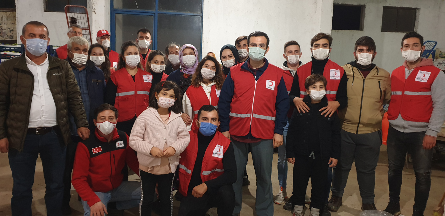 7 ya��ndaki Erva do�um g�n�nde hediye edilen oyuncak bebe�i Ayda'ya g�nderdi