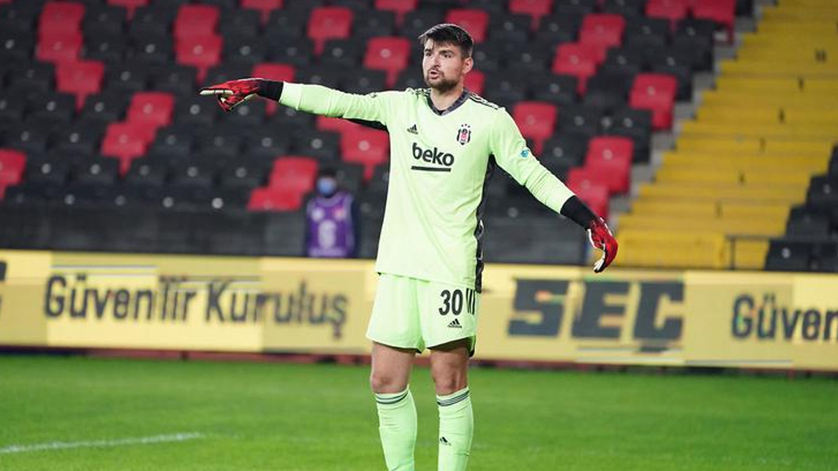 Be�ikta�'ta Ersin Destano�lu k�rm�z� kart g�rd�