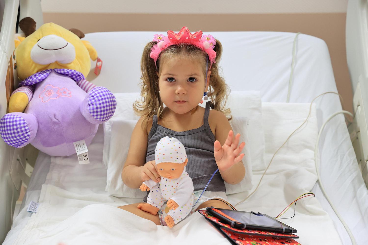 Enkazdan 91 saat sonra kurtar�lan Ayda normal servise ��kar�ld�