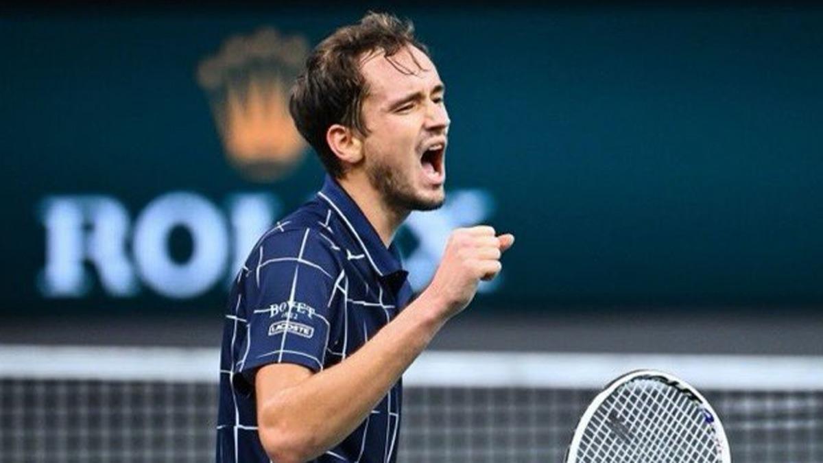 Daniil Medvedev Paris Masters Tenis Turnuvas'nda ampiyon oldu