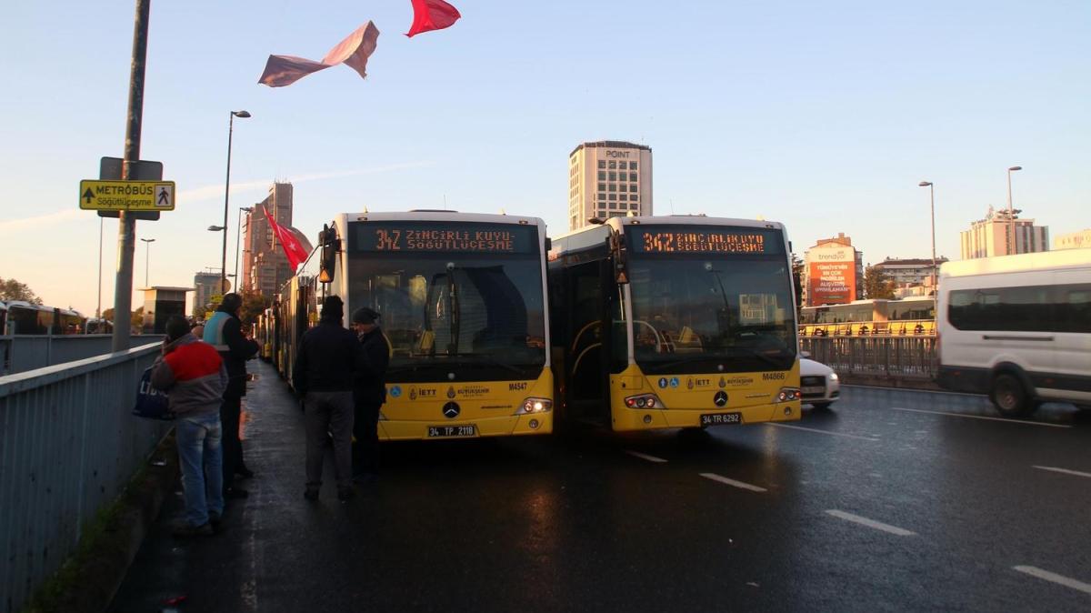 Metrobs seferleri Fatih Sultan Mehmet Kprs'nden yaplyor