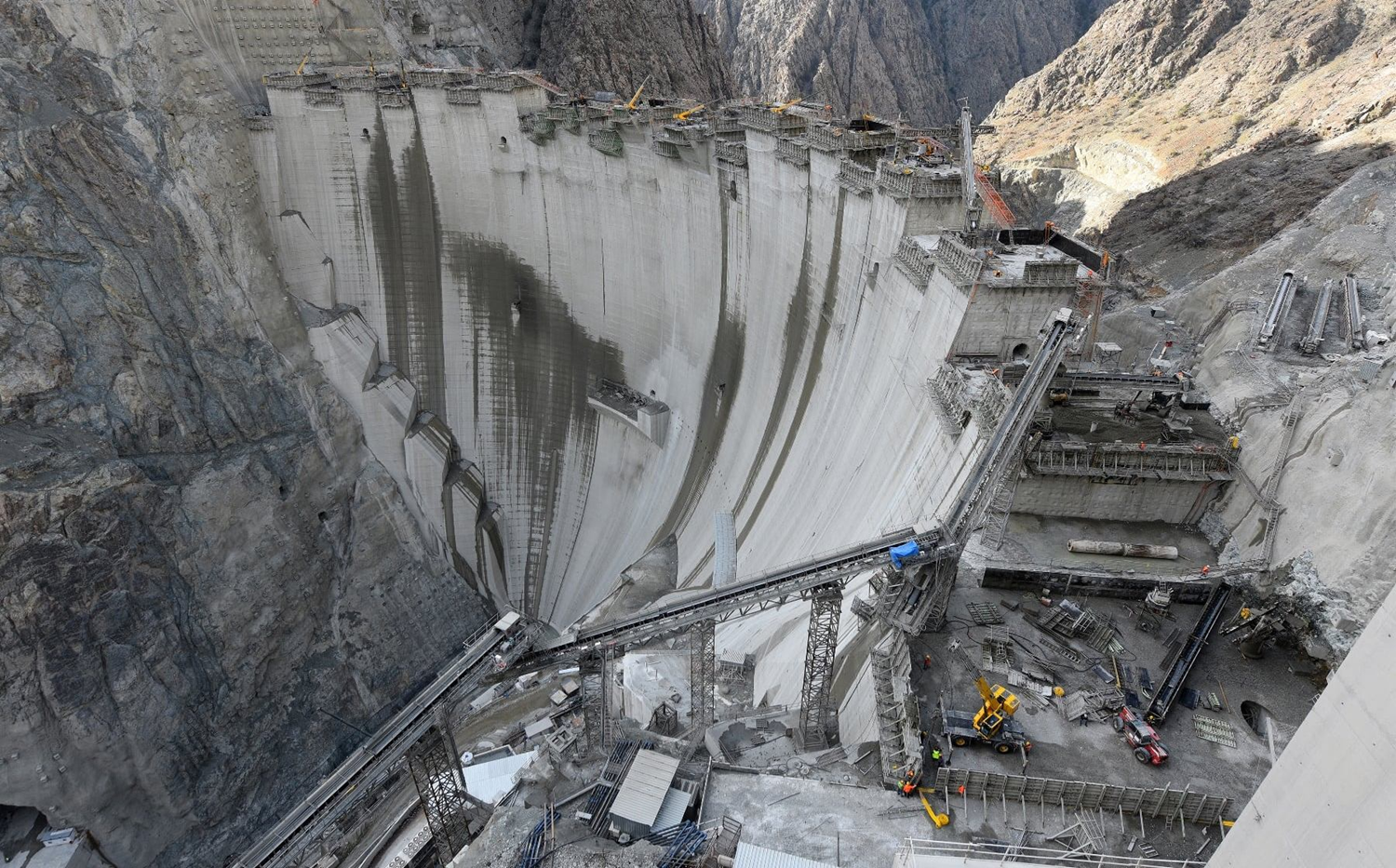 T�rkiye'nin en y�ksek baraj�n�n g�vde y�ksekli�inde 247 metreye ula��ld�