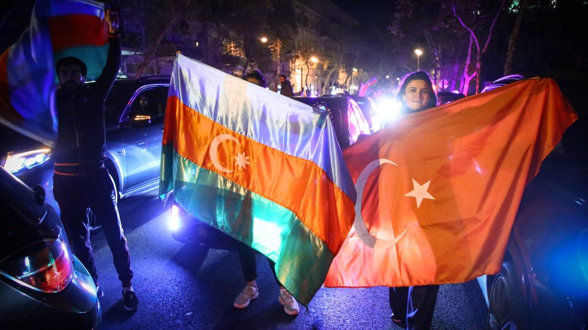 Ermenistan yenilgiyi kabul etti... Trkiye'den ilk aklamalar
