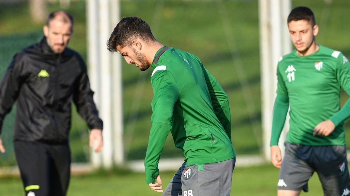 Bursaspor 3 g�nl�k aran�n ard�ndan topland�