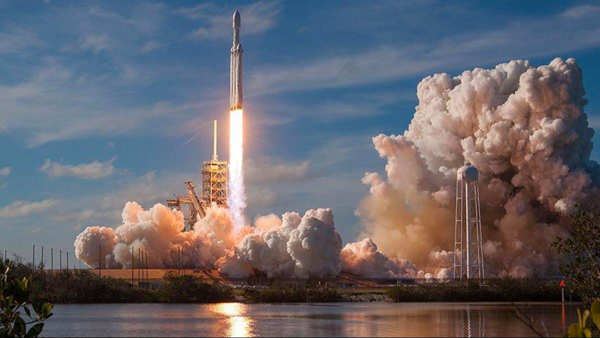 SpaceX'in insanl uzay arac NASA tarafndan onayland