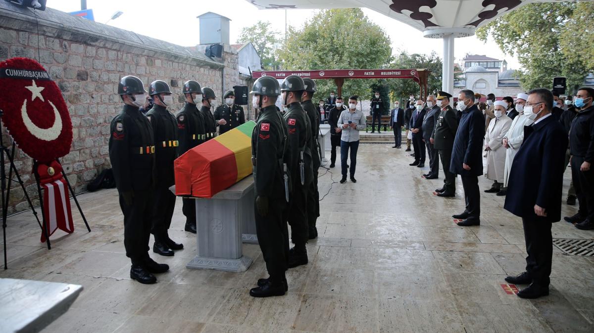 stanbul'da vefat eden eski Mali Cumhurbakan Toure iin cenaze treni dzenlendi