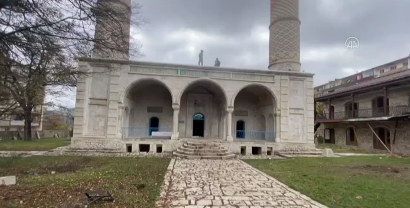 Karaba�'�n sembol �ehri �u�a'da 28 y�l sonra cuma namaz�
