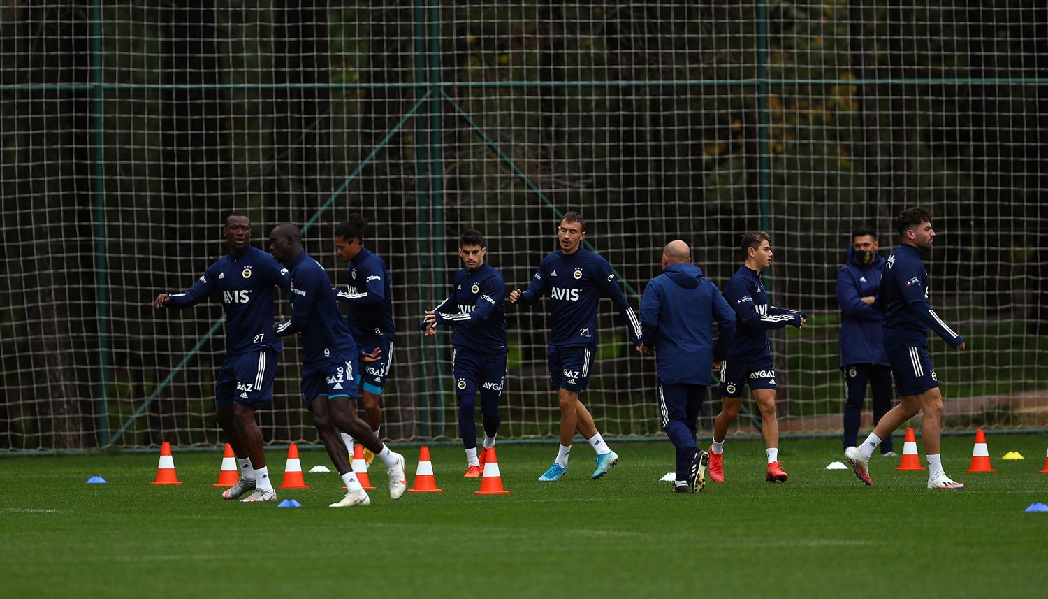 Fenerbah�e'de Serdar Aziz'den k�t� haber!