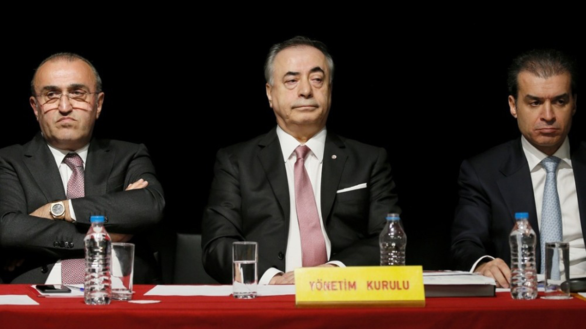 Galatasaray'da b�y�k kriz!