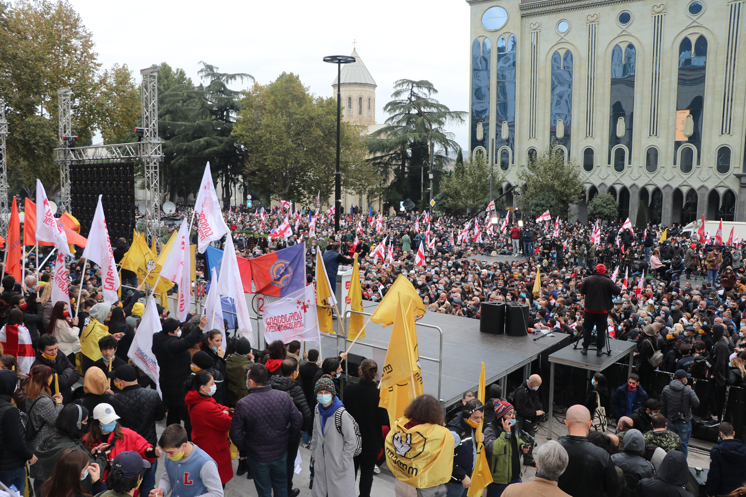 G�rcistan'da muhalefet, erken se�im talebini protesto g�sterisi ile yineledi