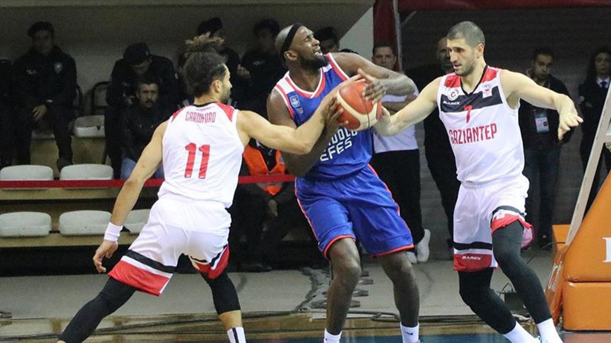 Gaziantep Basketbol - Anadolu Efes karlamasna koronavirs engeli
