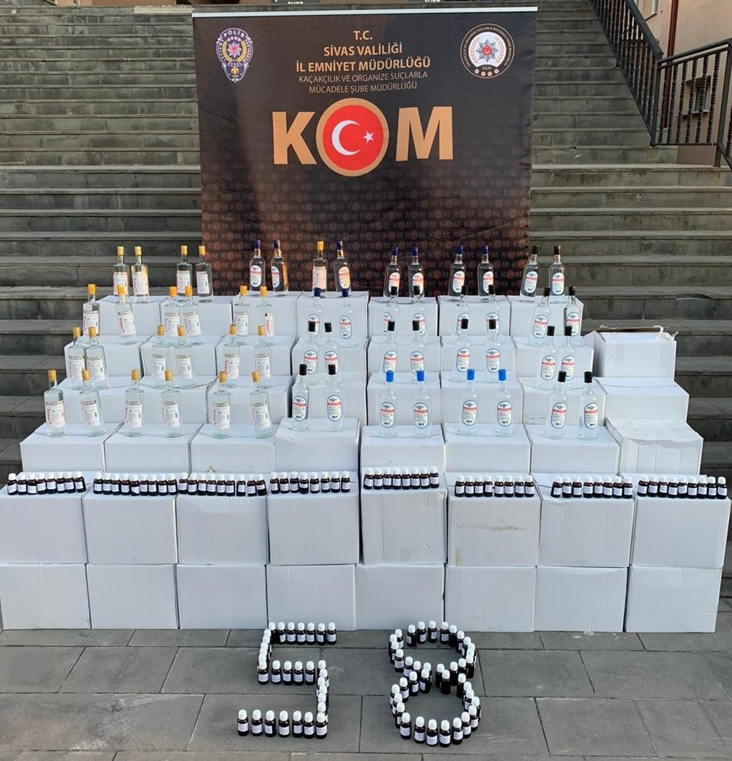 Sahte i�ki yap�m�nda kullan�lan 1620 litre etil alkol ele ge�irildi