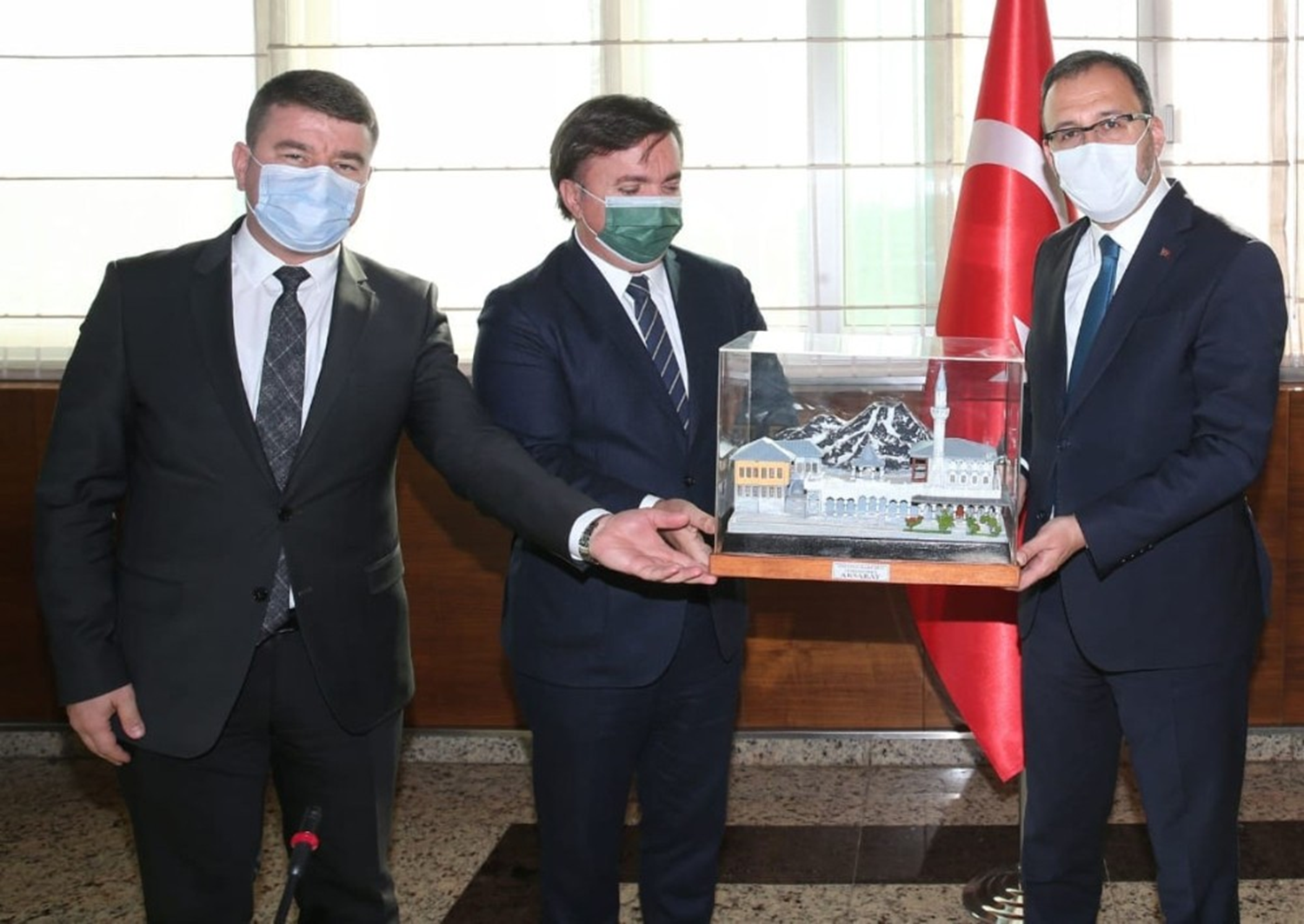 Bakan Kasapolu'ndan Aksaray'a spor alannda yatrm mjdesi