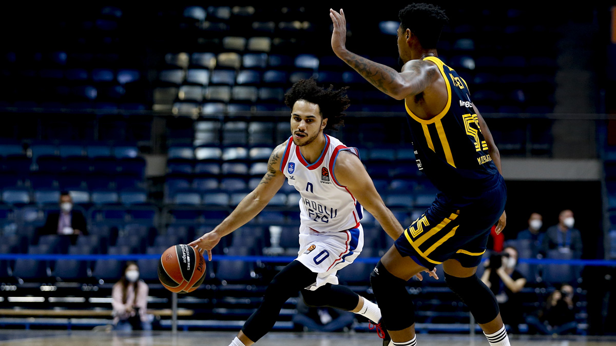 Anadolu Efes'ten Khimki Moskova'ya kar�� tarihi zafer