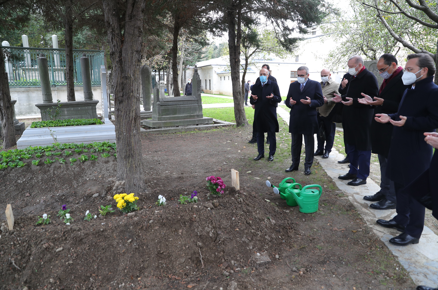 Cumhurbakan Erdoan, Akam Gazetesi Yazar Ahmet Keke'in mezarn ziyaret etti