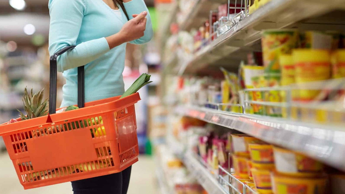 Soka�a ��kma yasa��nda marketler a��k olacak m�?