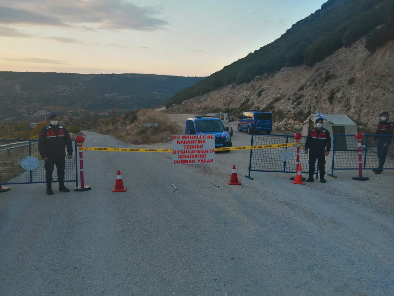 Ayd�n'da bir mahalle koronavir�s tedbirleri kapsam�nda karantinaya al�nd�