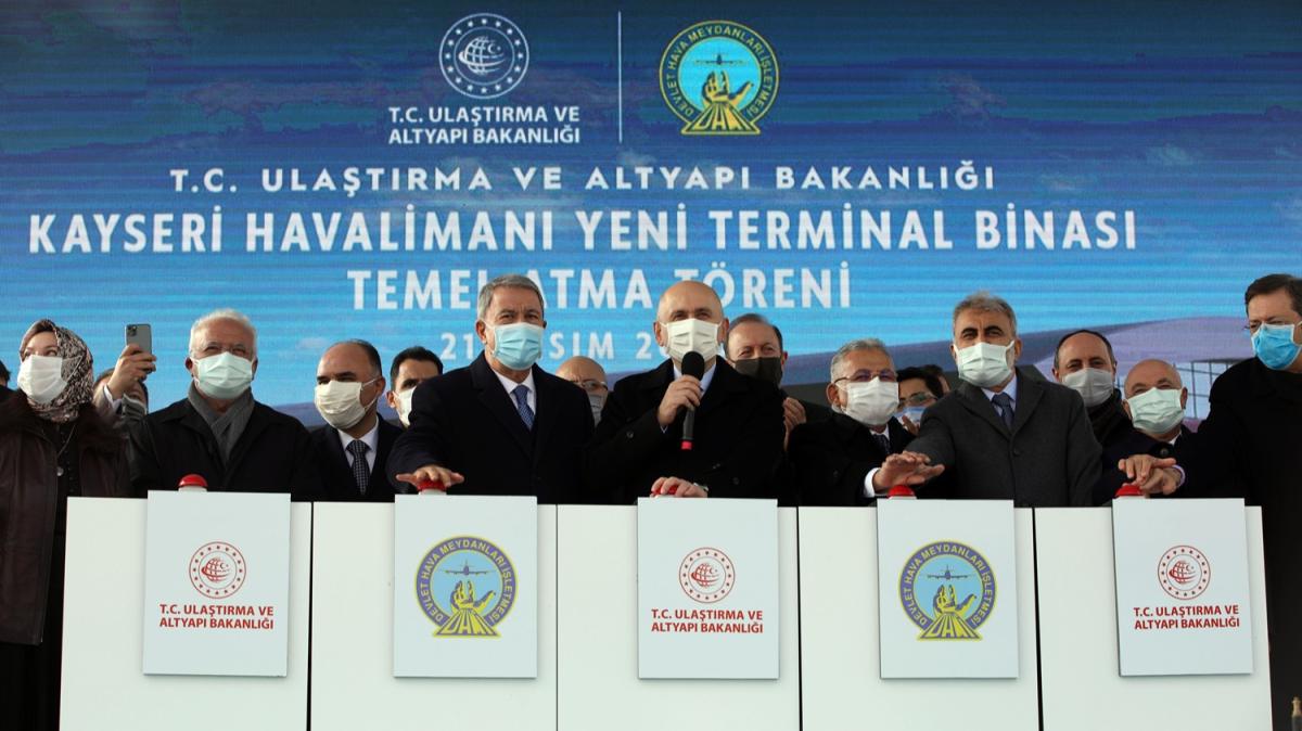 Bakan Karaismailolu: 8 yldr ulatrma ve alt yapda byk bir atlm gerekleti