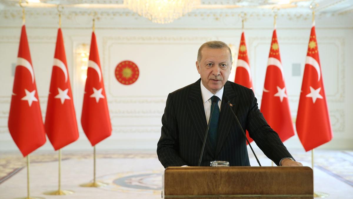 Cumhurbakan Erdoan yeni koronavirs kararn duyurdu: nmzdeki haftadan itibaren kongreleri erteliyoruz