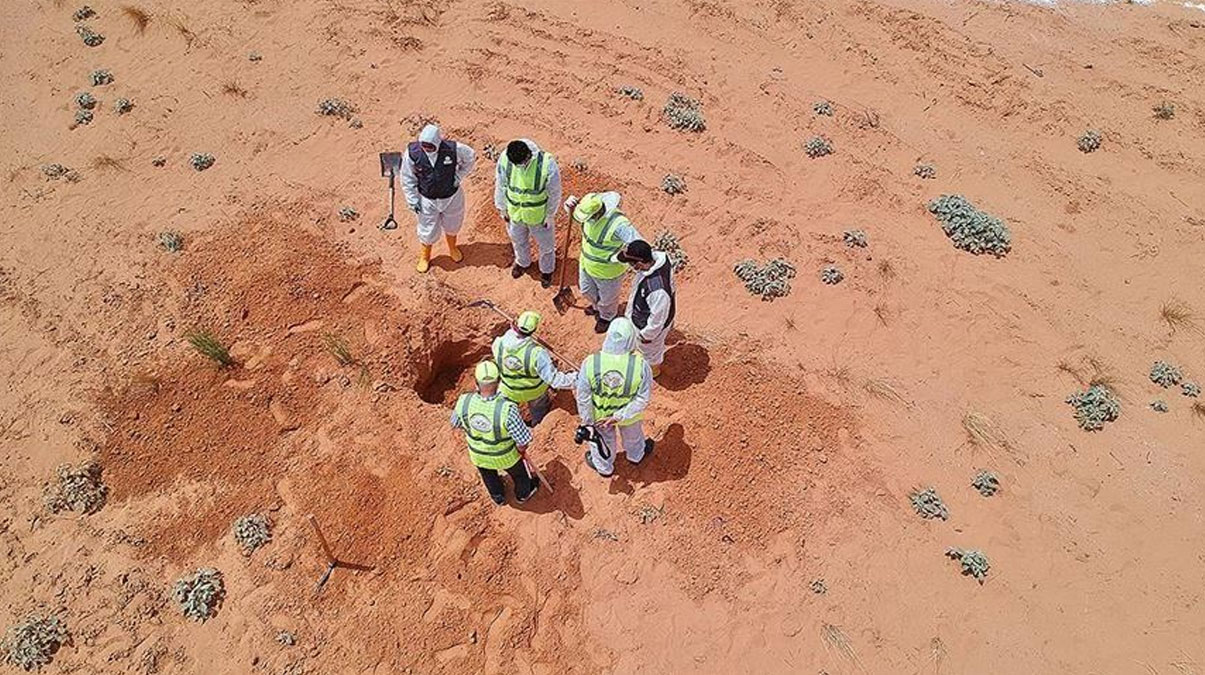 Libya'da Hafter zulm�: Aileler g�steri d�zenledi