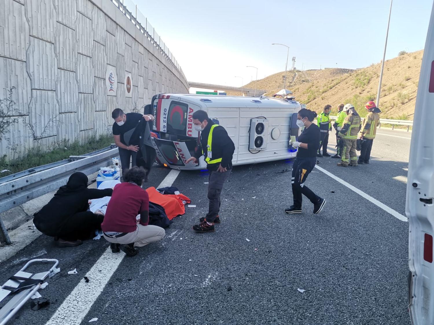 Bursa'da ambulans kaza yapt�