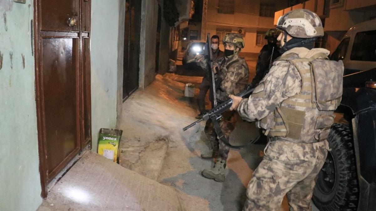 Adana'da uyuturucu satclarna operasyon