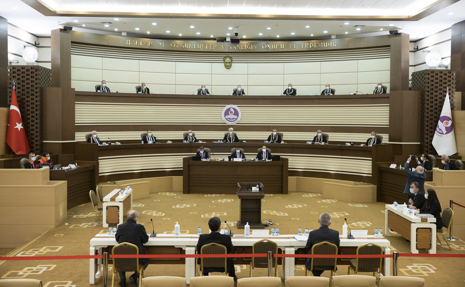 Y�ce Divan'da yarg�lanan eski Dan��tay �yelerinin savunmalar�n�n al�nmas�na ba�land�