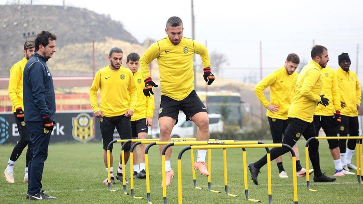 Yeni Malatyaspor'da koronavirsl futbolcu says 3'e ykseldi