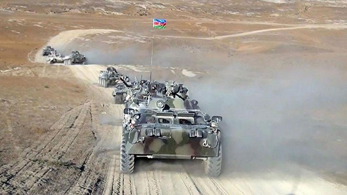 Azerbaycan ordusu 27 yldr igal altnda bulunan Kelbecer'e girdi